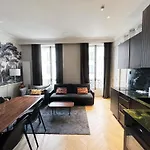 Urbanflat 141 - Grand Appartement Champs-Elysees Ponthieu