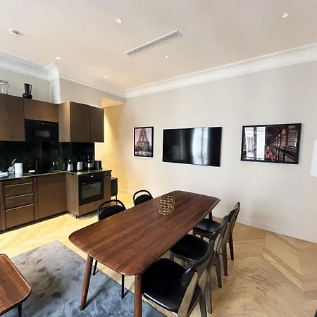 Urbanflat 141 - Grand Champs-elysees Ponthieu * Paris