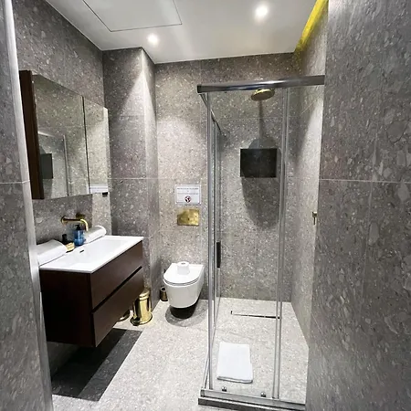 Urbanflat 141 - Grand Champs-elysees Ponthieu Paris